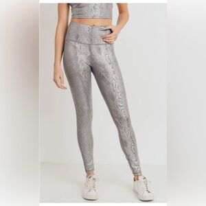 Gray/silver Snake Foil Print Highwaist Leggings